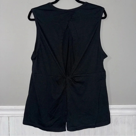 Fabletics Top Women’s XXL Active Tank Black Sleeveless Open Back fits like Large - Picture 2 of 6